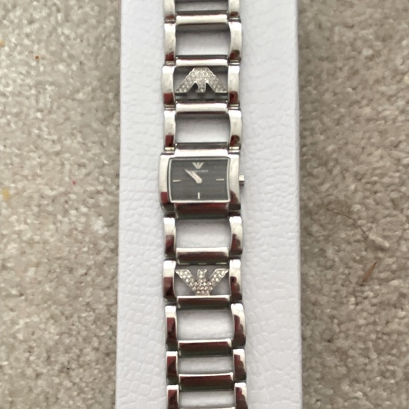 💎EMPORIO ARMANI 💎women’s bracelet watch with mineral crystals . - Picture 10 of 15